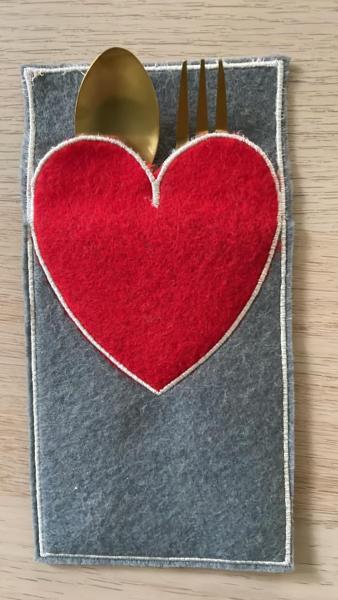 ITH - Stickdatei Bestecktasche Valentinsherz